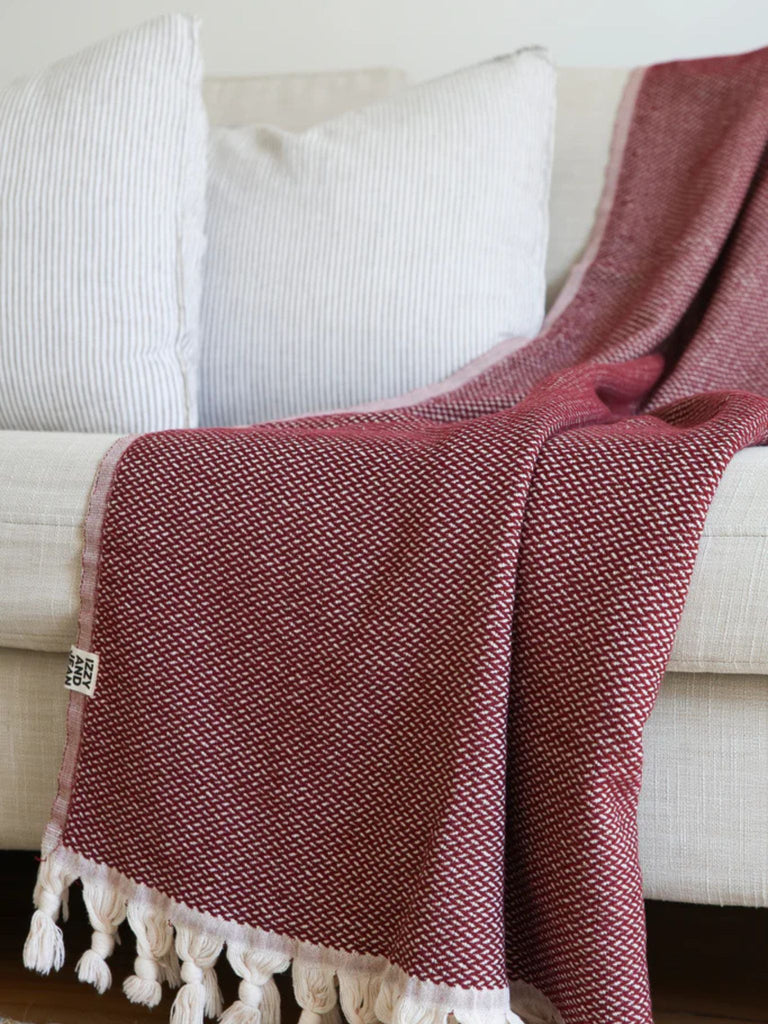 Riveria Throw