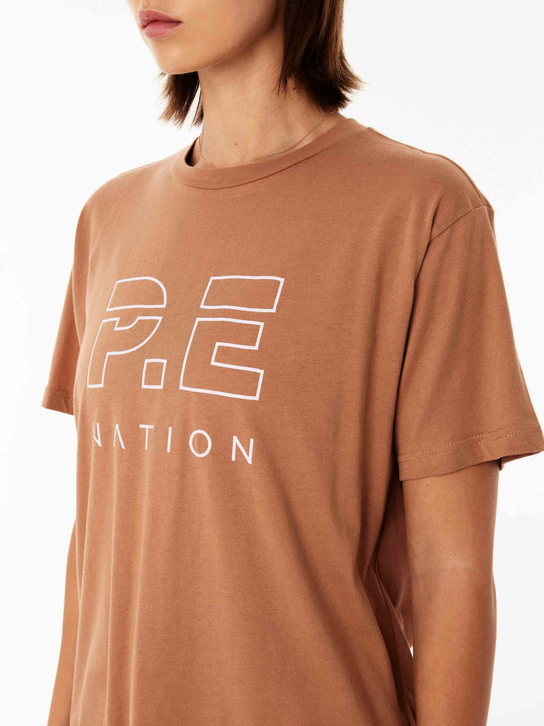 Heads up Tee in Camel